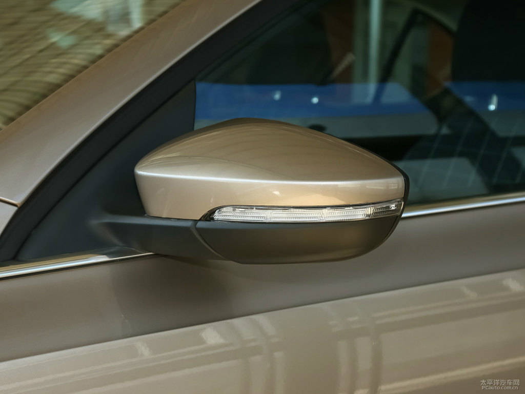 鉑光金明銳車身外觀圖片
