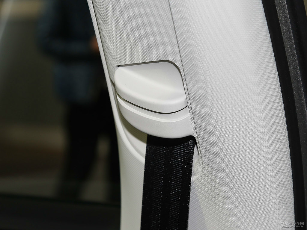 雅士銀速騰車廂內(nèi)飾圖片