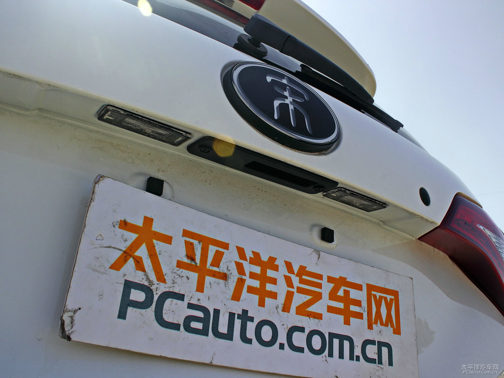 水晶白宋車(chē)尾外觀圖片