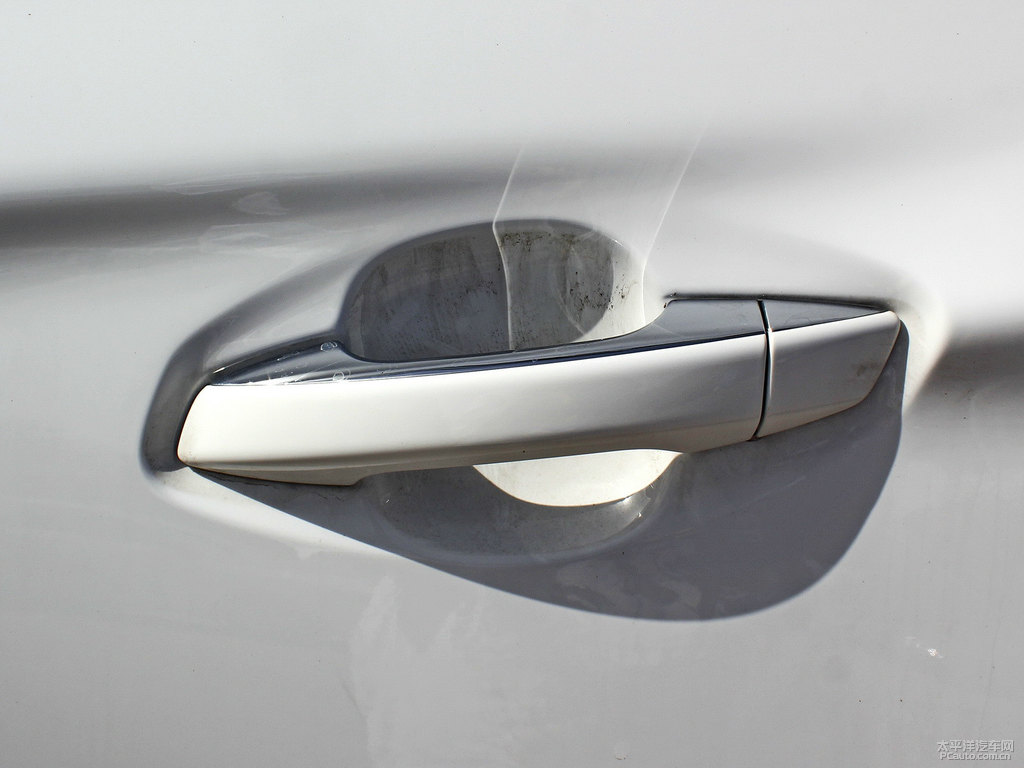 水晶白宋車身外觀圖片