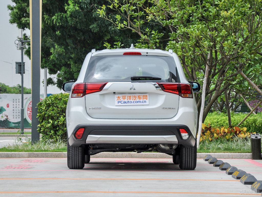 珍珠白歐藍(lán)德整車外觀外觀圖片