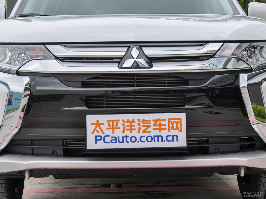 珍珠白歐藍(lán)德車頭外觀圖片