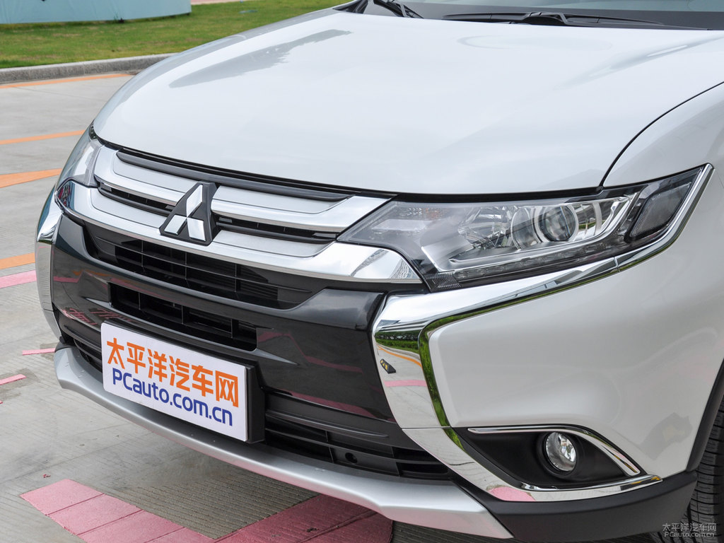 珍珠白歐藍(lán)德車頭外觀圖片