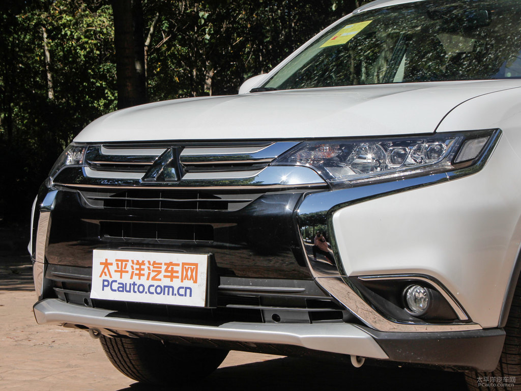 珍珠白歐藍德車頭外觀圖片