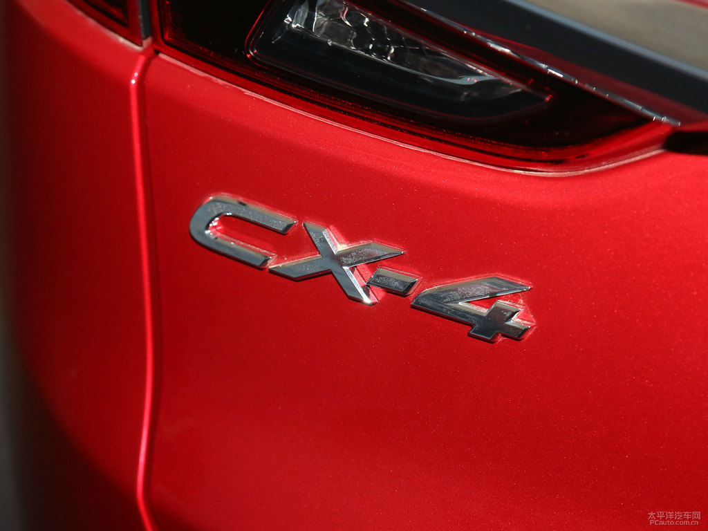 魂動紅馬自達(dá)CX-4車尾外觀圖片