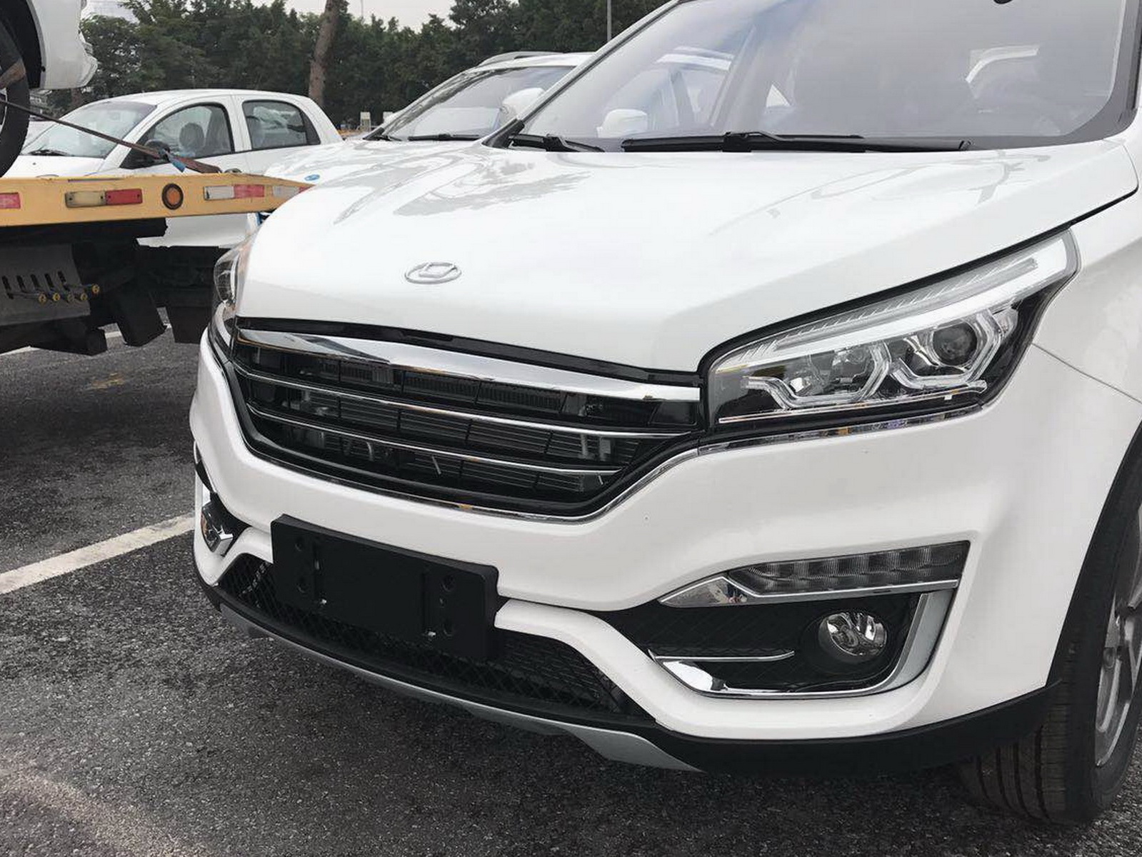 圣達(dá)菲5車展高清大圖