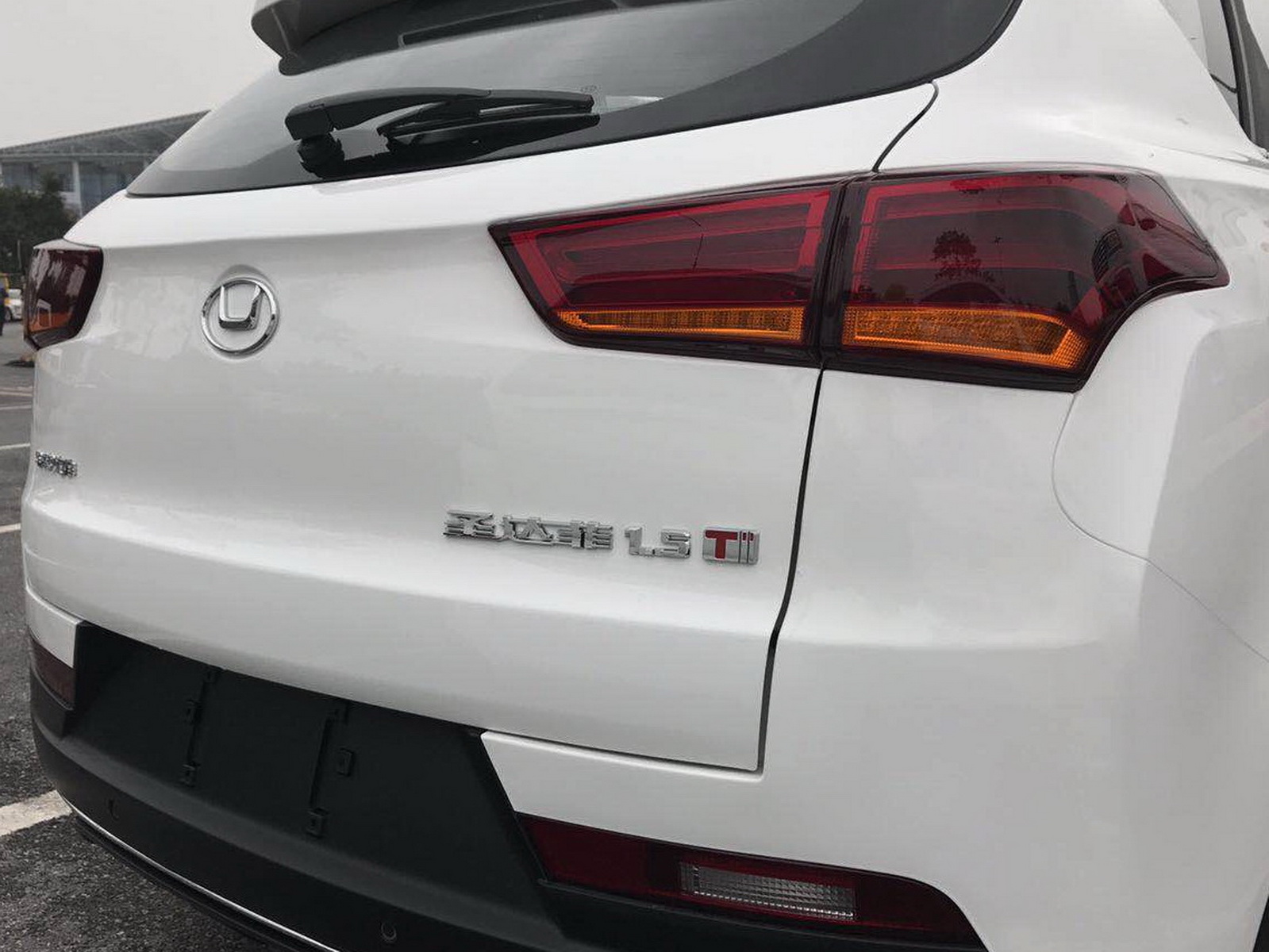 圣達(dá)菲5車展高清大圖