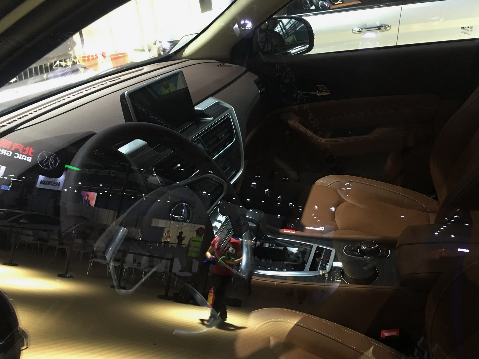 北汽幻速S7車(chē)展高清大圖