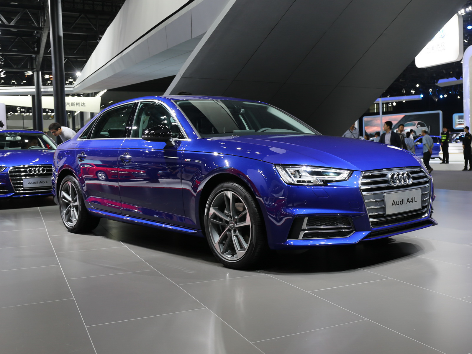 奧迪A4L車展高清大圖