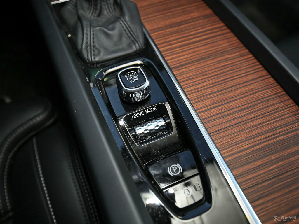 水晶白沃爾沃XC60中控內(nèi)飾圖片