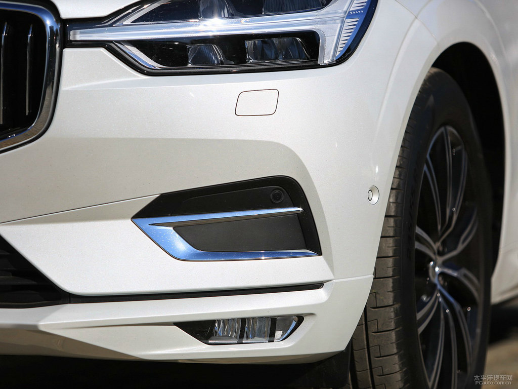 水晶白沃爾沃XC60車頭外觀圖片