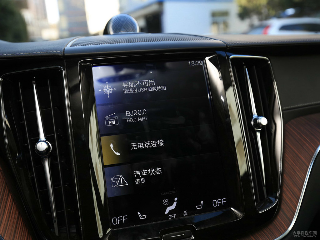 水晶白沃爾沃XC60中控內(nèi)飾圖片