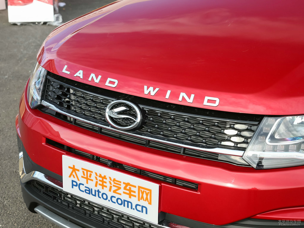 中國紅陸風(fēng)X7車頭外觀圖片