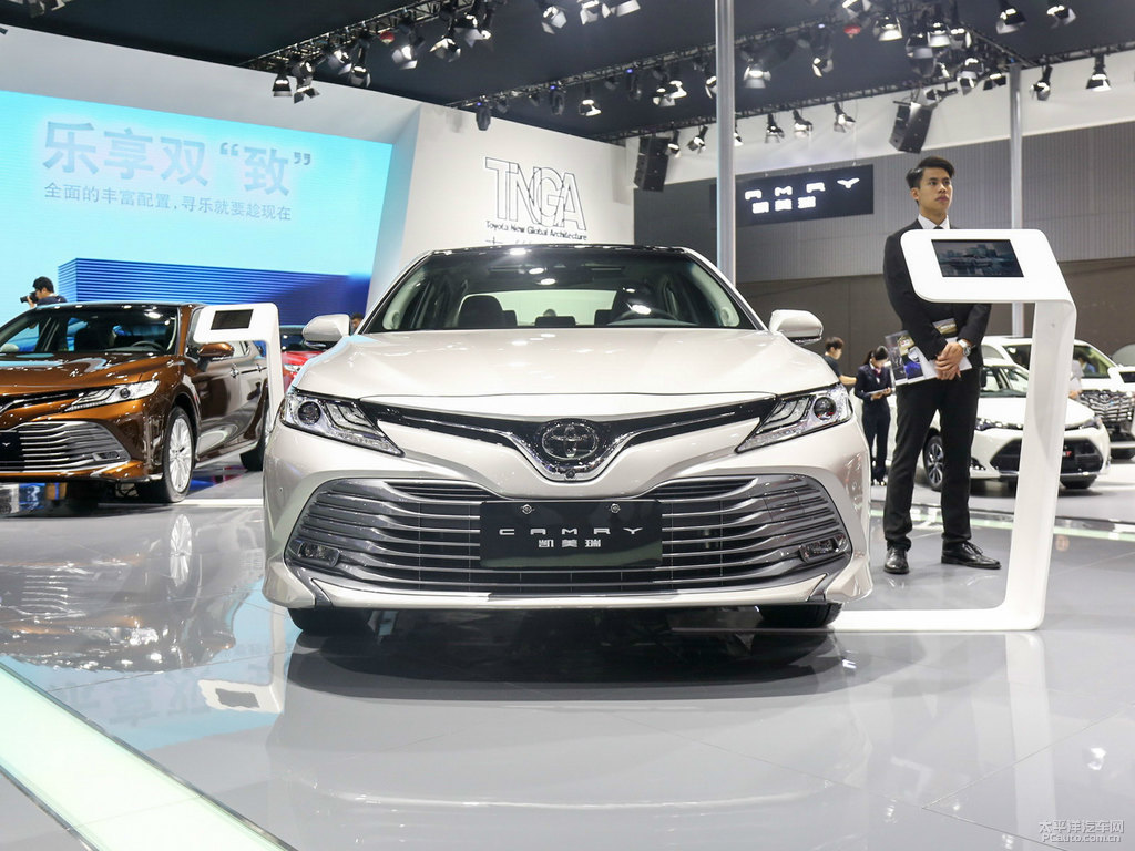 歐泊銀凱美瑞整車外觀外觀圖片