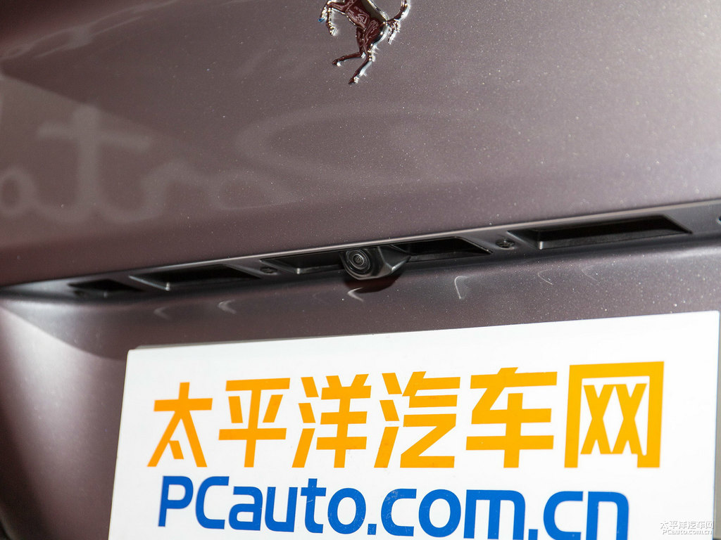 法拉利Portofino車(chē)尾外觀圖片