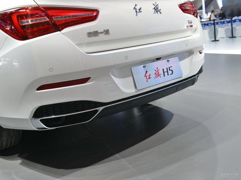 珠光白紅旗H5經(jīng)典車尾外觀圖片