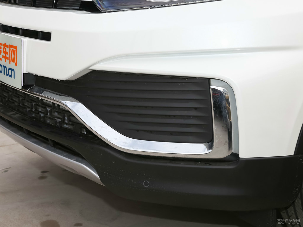 昆侖白陸風X7車頭外觀圖片