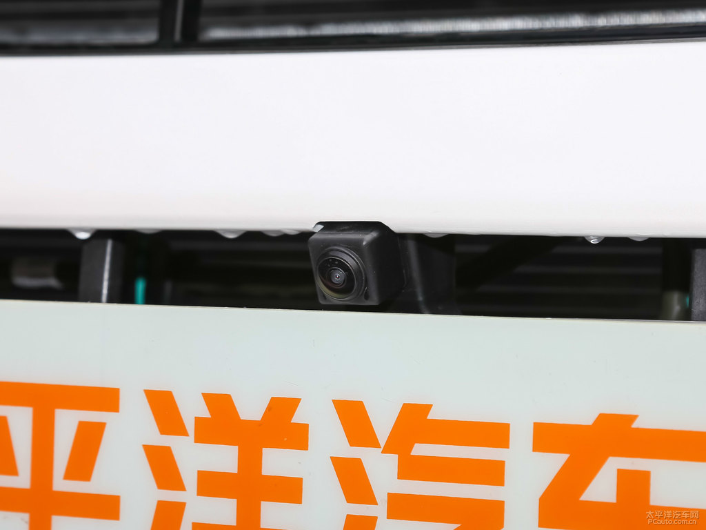 昆侖白陸風X7車頭外觀圖片