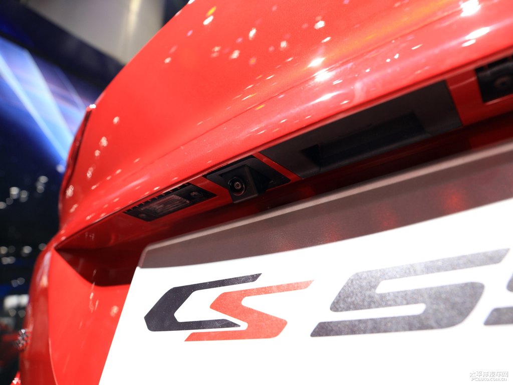 炫動紅長安CS55車尾外觀圖片