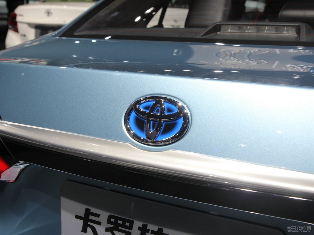 寰宇藍(lán)色卡羅拉車尾外觀圖片