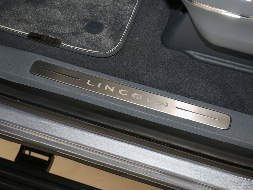 梵海藍(lán)領(lǐng)航員車廂內(nèi)飾圖片