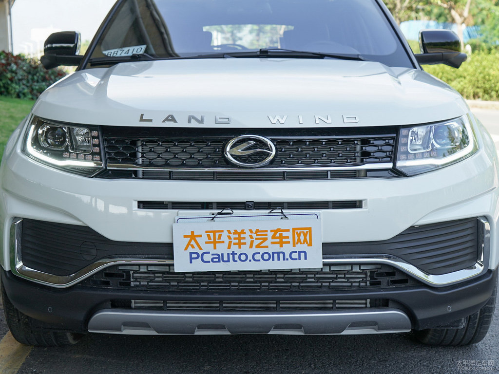 昆侖白陸風(fēng)X7車頭外觀圖片