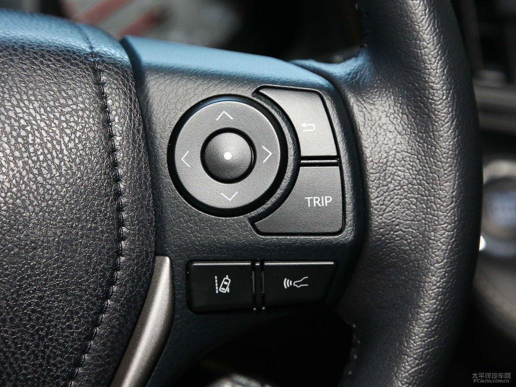 珍珠白RAV4榮放中控內(nèi)飾圖片