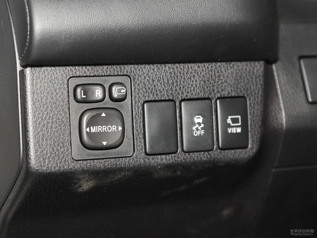 珍珠白RAV4榮放中控內(nèi)飾圖片