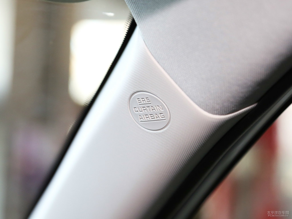 珍珠白R(shí)AV4榮放車(chē)廂內(nèi)飾圖片