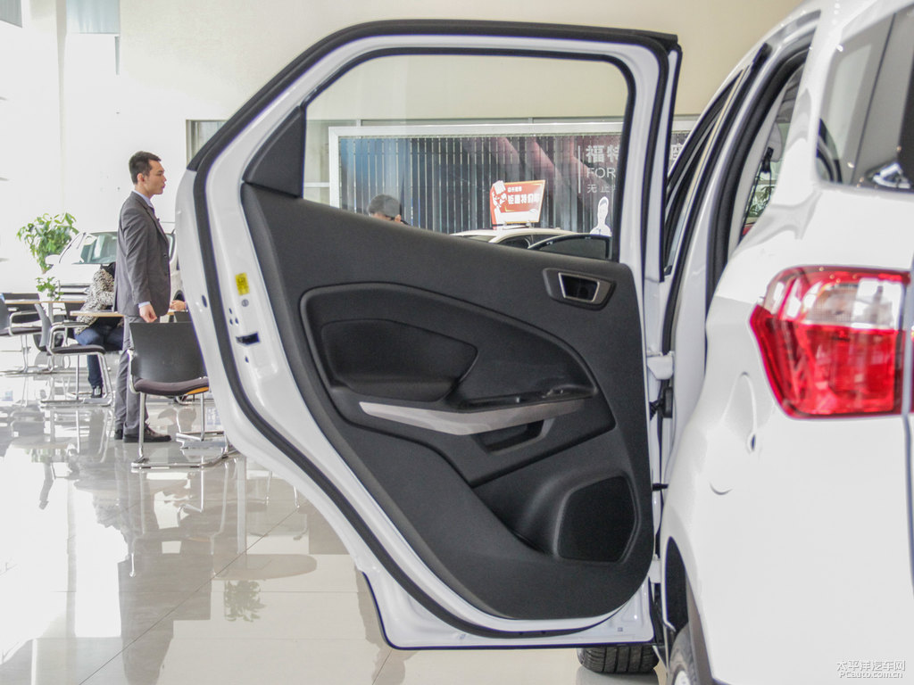 喜馬拉雅白翼搏車廂內(nèi)飾圖片