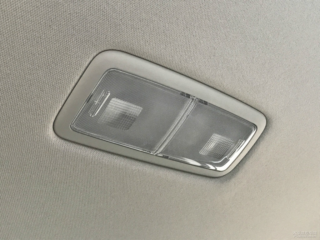 超級白色卡羅拉車廂內(nèi)飾圖片