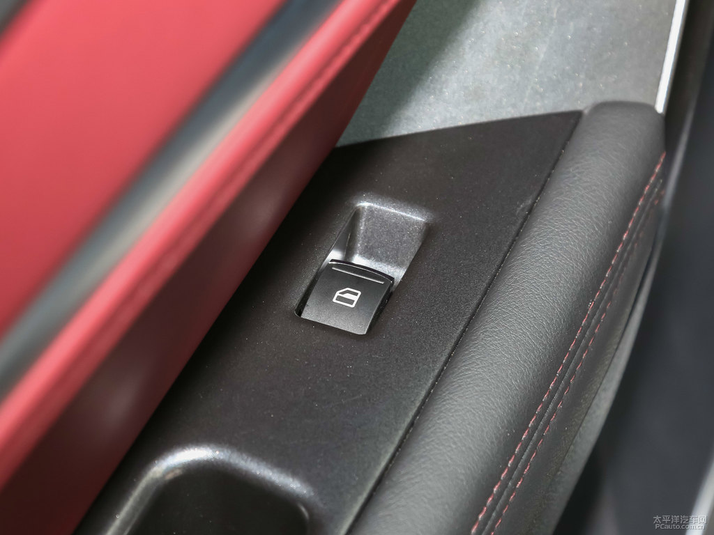 匹茲堡銀哈弗H6 Coupe車廂內(nèi)飾圖片