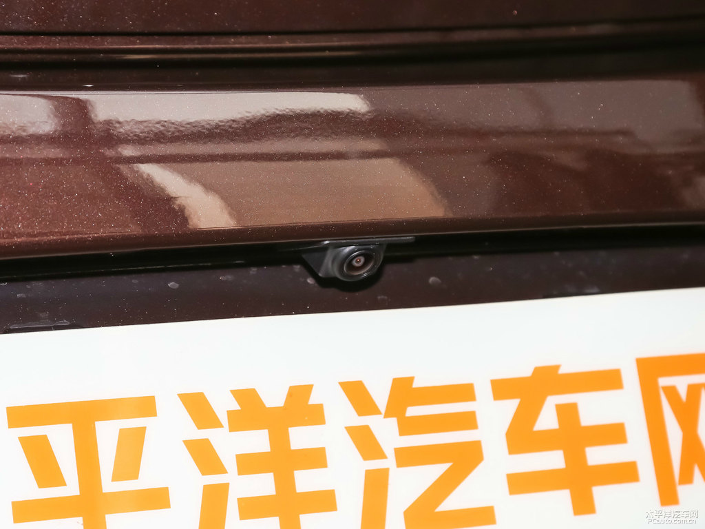紫檀紅君越車尾外觀圖片