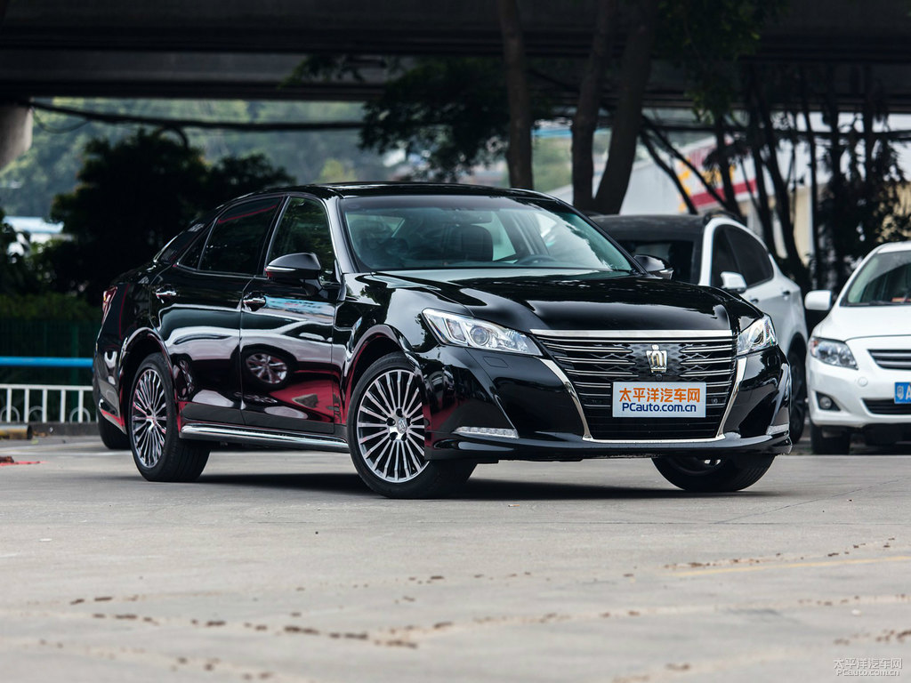 黑色皇冠整車外觀外觀圖片