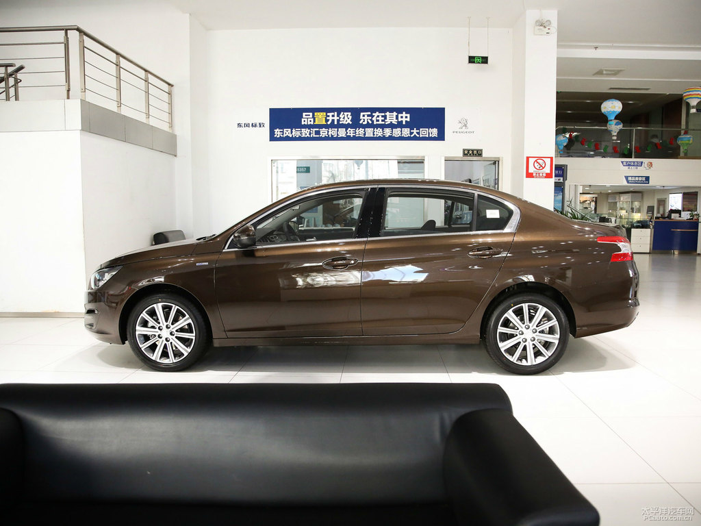 松木棕標(biāo)致408整車(chē)外觀外觀圖片