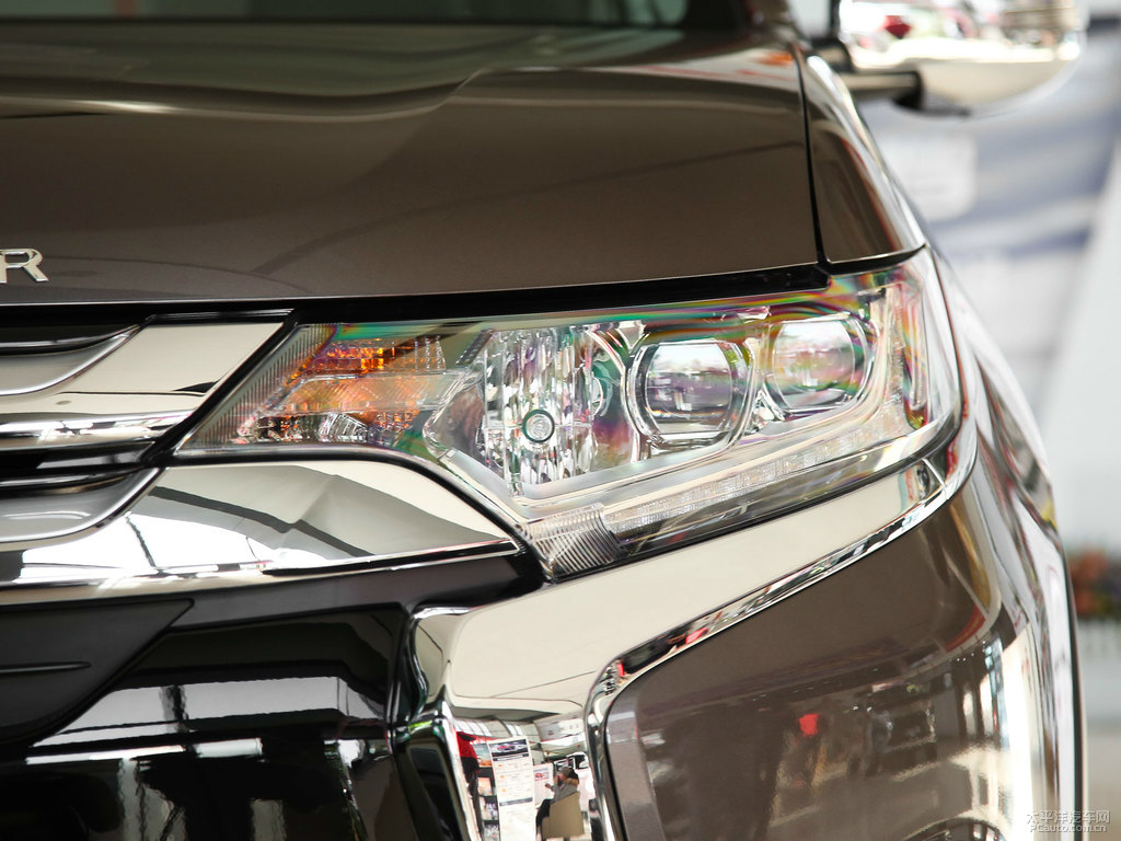 棕褐歐藍(lán)德車頭外觀圖片
