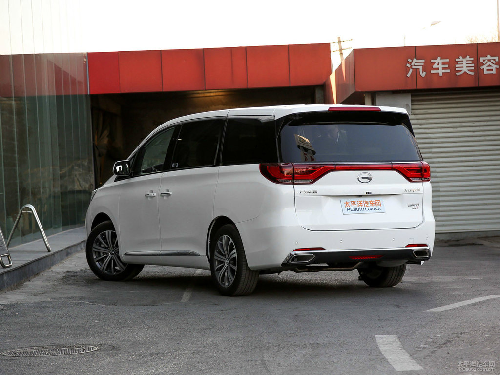 珍珠白傳祺M8整車外觀外觀圖片