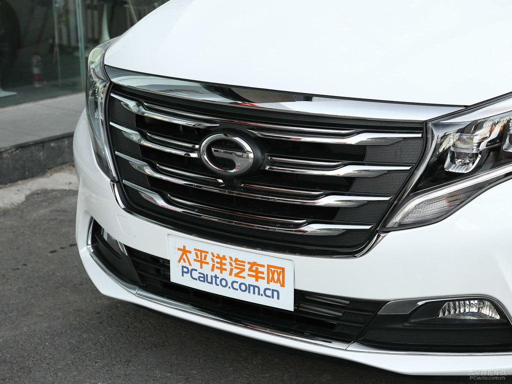 珍珠白傳祺M8車頭外觀圖片