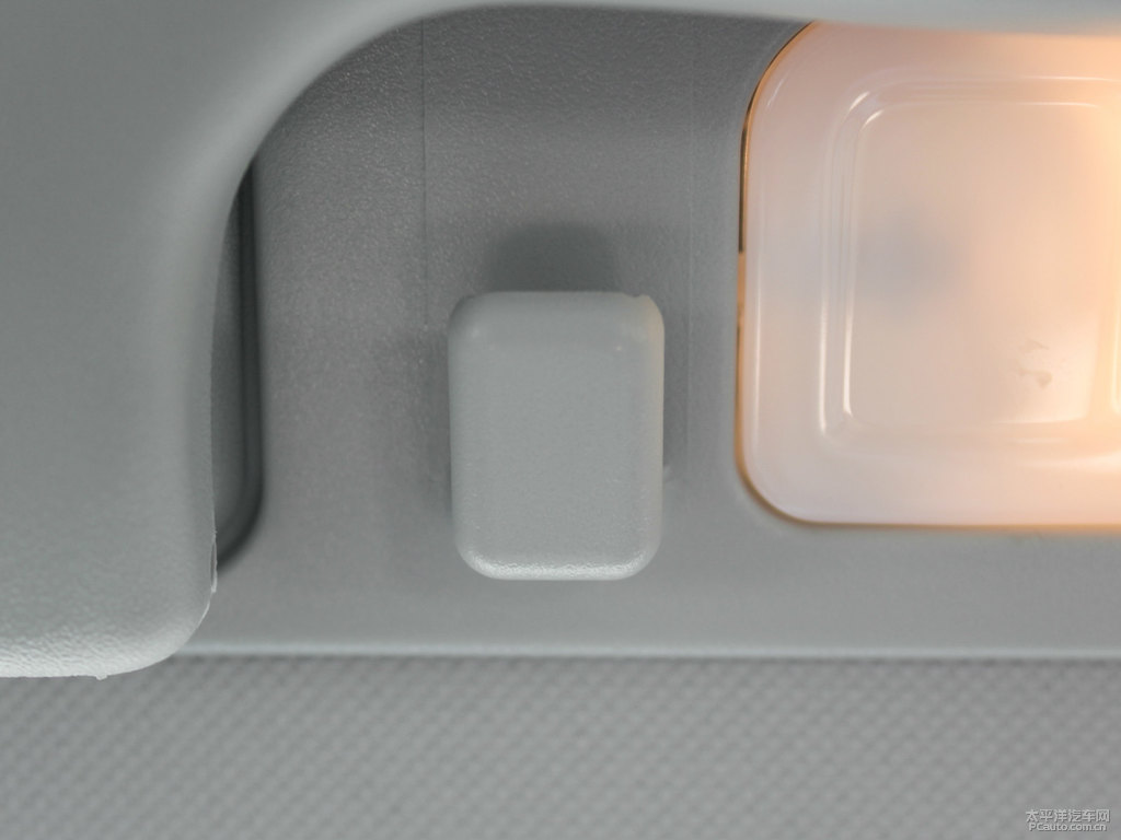 典雅白榮威RX5車廂內(nèi)飾圖片