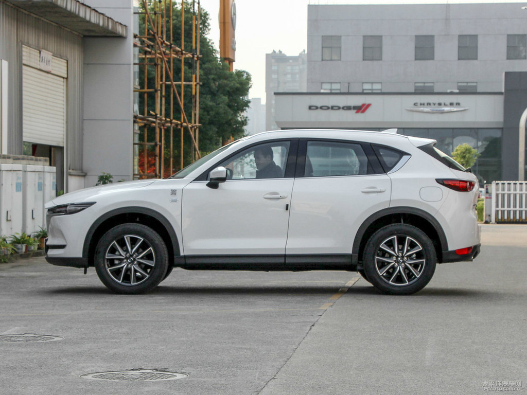 珠光白馬自達(dá)CX-5整車(chē)外觀外觀圖片