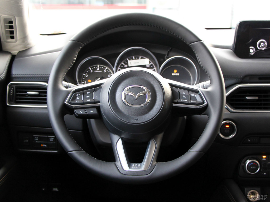 珠光白馬自達(dá)CX-5中控內(nèi)飾圖片