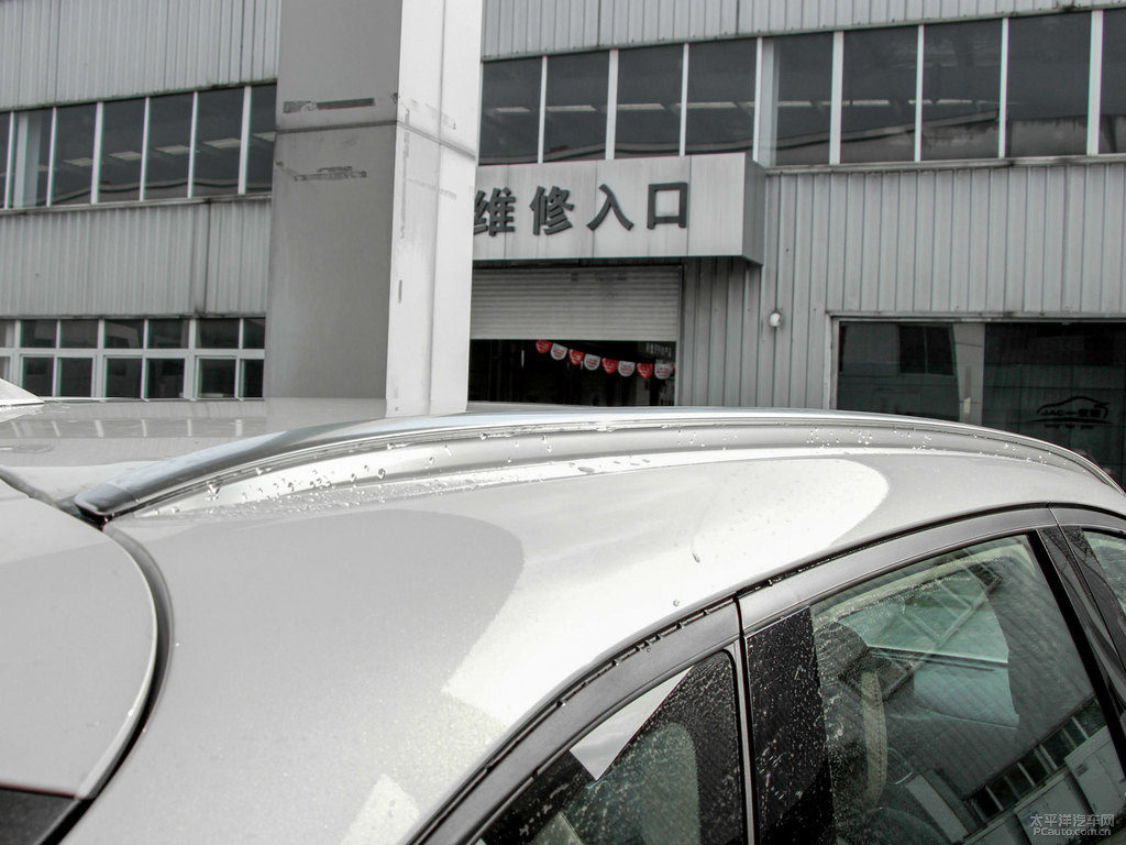珠光白馬自達(dá)CX-5車身外觀圖片