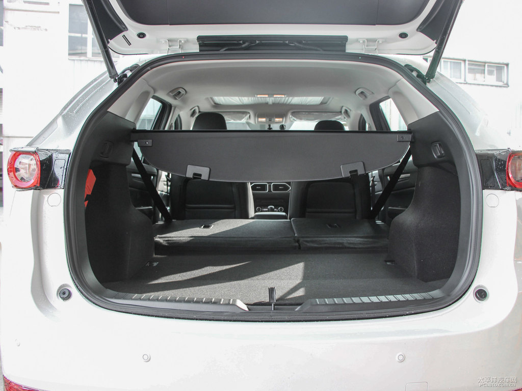 珠光白馬自達(dá)CX-5后備廂空間圖片