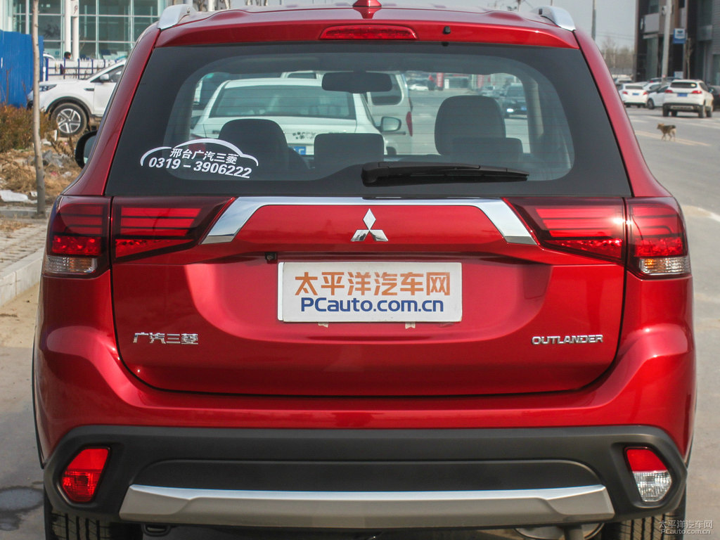 寶石紅歐藍(lán)德車尾外觀圖片