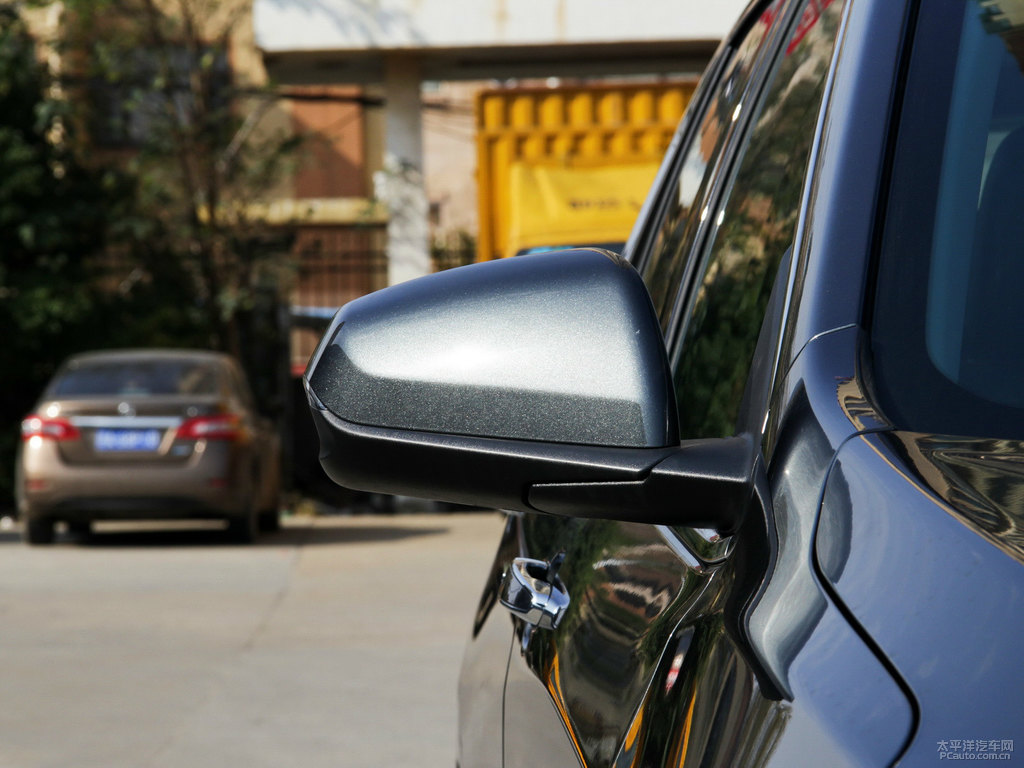 峽谷灰探界者車身外觀圖片