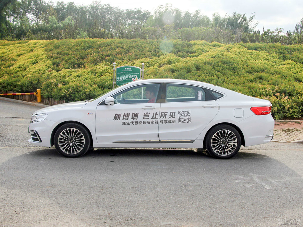 晶鉆白博瑞整車外觀外觀圖片