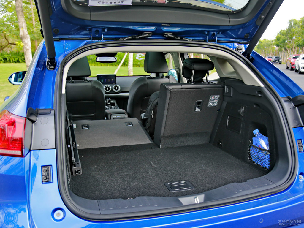 施華洛藍(lán)魏牌 VV5后備廂空間圖片