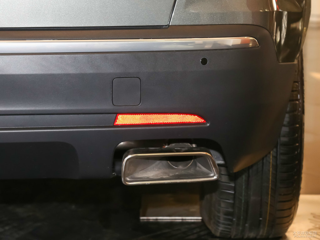 鉻灰凱迪拉克XT5車尾外觀圖片