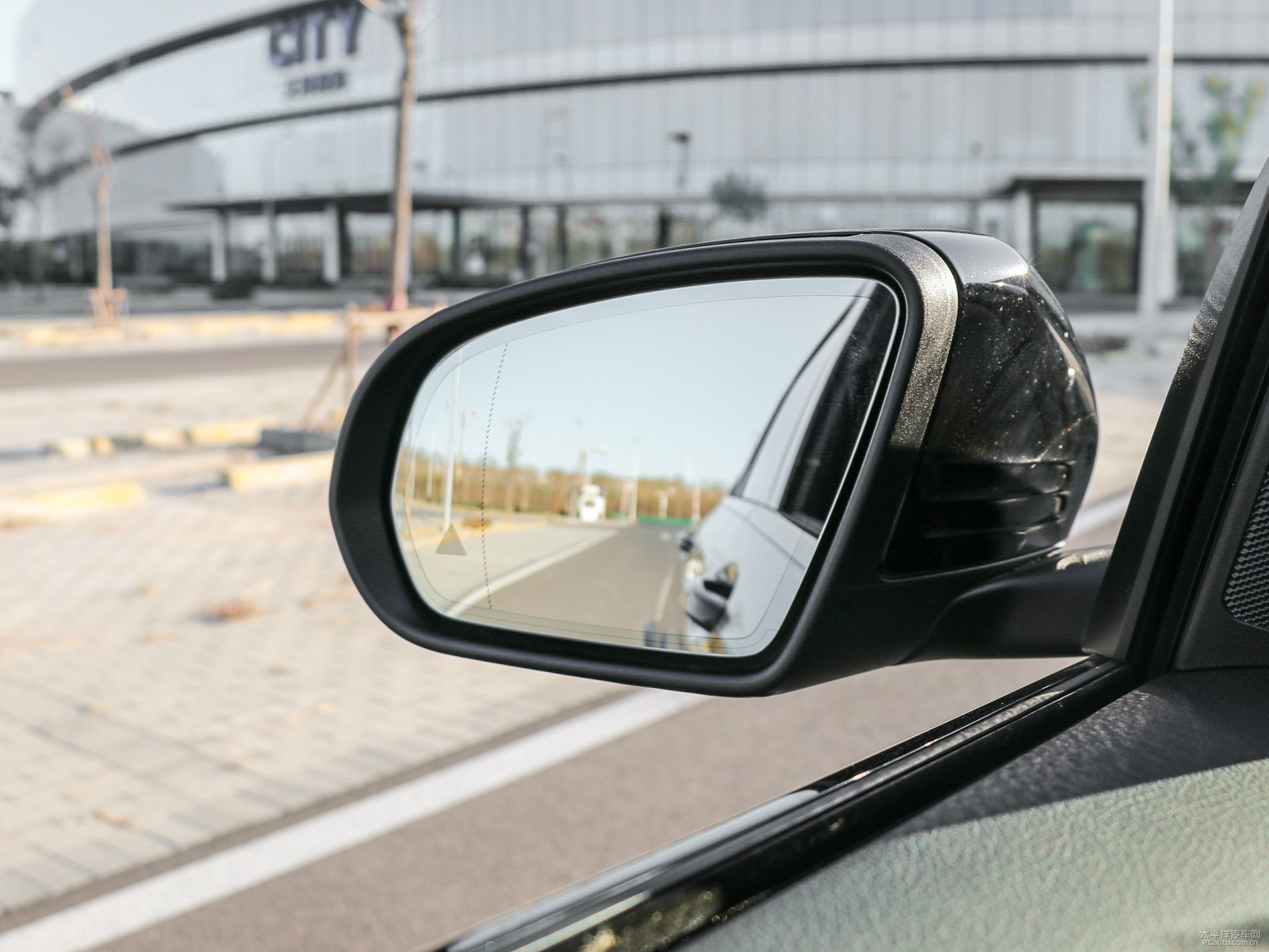 GLC 轎跑SUV AMG外觀高清大圖