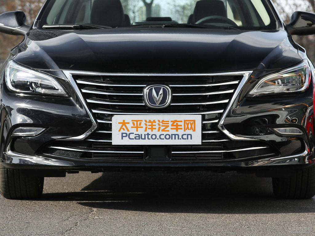 尊貴黑睿騁CC車頭外觀圖片
